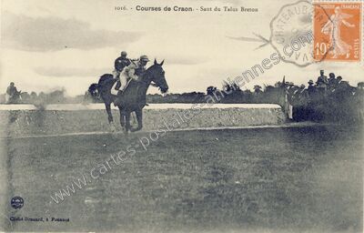 Carte postale ancienne Courses de Craon. - Saut du Talus Breton — Craon (Mayenne)