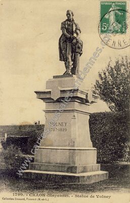 Carte postale ancienne Statue de Volney — Craon (Mayenne)
