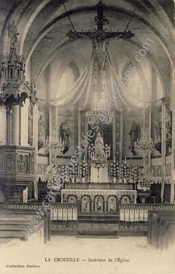 Carte postale ancienne Intérieur de l'Église — La Croixille (Mayenne)
