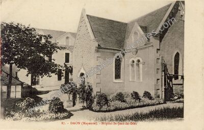 Carte postale ancienne Hôpital St-Jean-de-Dieu — Daon (Mayenne)