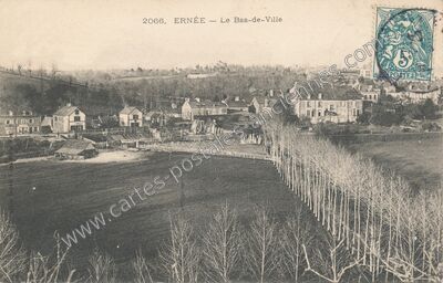Carte postale ancienne Le Bas-de-Ville — Ernée (Mayenne)