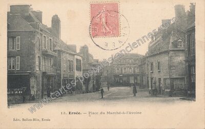 Carte postale ancienne Place du Marché-à-l'Avoine — Ernée (Mayenne)