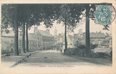 Carte postale ancienne Route de Mayenne - L'Hôpital — Ernée (Mayenne)