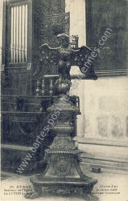 Carte postale ancienne Intérieur de l'Eglise Le Lutrin — Évron (Mayenne)