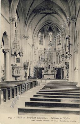 Carte postale ancienne Intérieur de l'Eglise — Grez-en-Bouère (Mayenne)