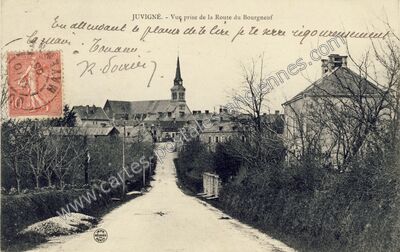 Carte postale ancienne Vue prise de la Route du Bourgneuf — Juvigné (Mayenne)