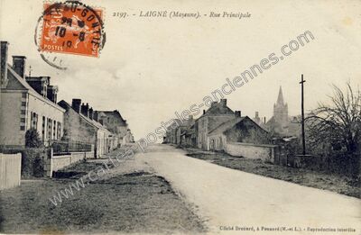 Carte postale ancienne Rue Principale — Laigné (Mayenne)