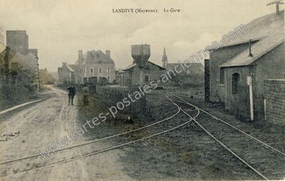 Carte postale ancienne La Gare — Landivy (Mayenne)