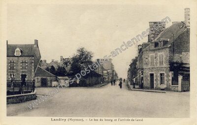 Carte postale ancienne Le bas du bourg. et l'arrivée de Laval — Landivy (Mayenne)