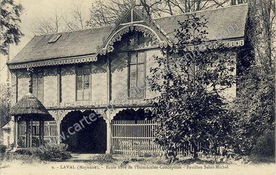 Carte postale ancienne Ecole libre de l'Immaculée Conception - Pavillon Saint-Michel — Laval (Mayenne)