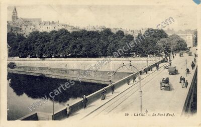Carte postale ancienne Le Pont Neuf — Laval (Mayenne)