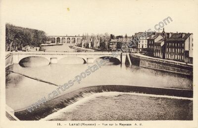 Carte postale ancienne Vue sur la Mayenne — Laval (Mayenne)