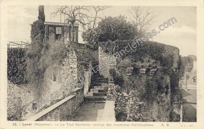 Carte postale ancienne La Tour Rennaise, vestige des Anciennes Fortifications — Laval (Mayenne)