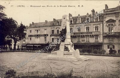 Carte postale ancienne Monument aux Morts de la Grande Guerre — Laval (Mayenne)