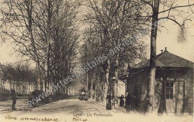 Carte postale ancienne Les Promenades — Laval (Mayenne)