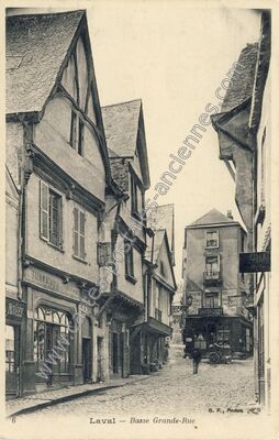 Carte postale ancienne Basse Grande-Rue — Laval (Mayenne)