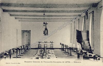 Carte postale ancienne Monastère Cistercien de l'Immaculée-Conception — Réfectoire — Laval (Mayenne)