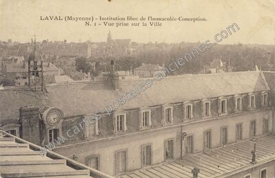 Carte postale ancienne Institution libre de l'Immaculée-Conception. Vue prise sur la Ville — Laval (Mayenne)