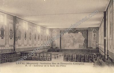Carte postale ancienne Institution libre de l'Immaculée Conception - Intérieur de la Salle des Fêtes — Laval (Mayenne)