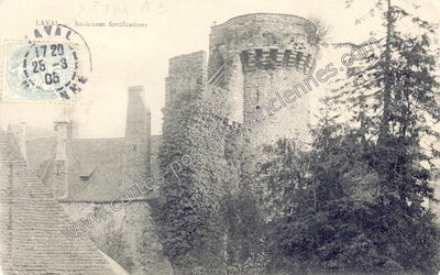 Carte postale ancienne Anciennes fortifications — Laval (Mayenne)
