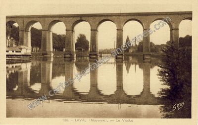 Carte postale ancienne Le Viaduc — Laval (Mayenne)