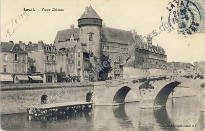 Carte postale ancienne Vieux Château — Laval (Mayenne)