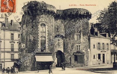 Carte postale ancienne Porte Beucheresse — Laval (Mayenne)
