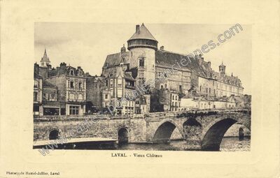 Carte postale ancienne Vieux Château — Laval (Mayenne)