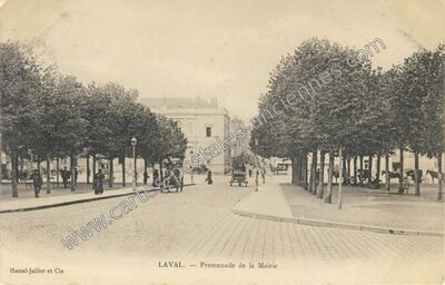 Carte postale ancienne Promenade de la Mairie — Laval (Mayenne)