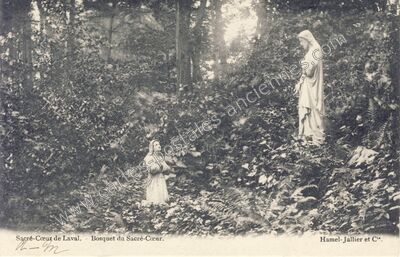 Carte postale ancienne Bosquet du Sacré-Cœur — Laval (Mayenne)
