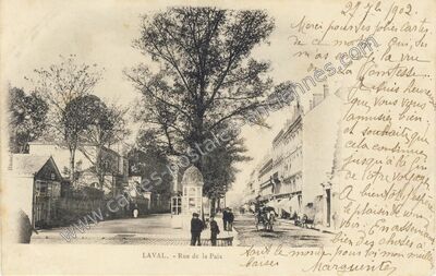 Carte postale ancienne Rue de la Paix — Laval (Mayenne)