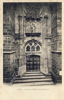 Carte postale ancienne Portail de l'Église Saint-Venérand — Laval (Mayenne)
