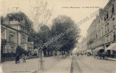Carte postale ancienne La Rue de la Paix — Laval (Mayenne)