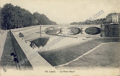 Carte postale ancienne Le Pont Neuf — Laval (Mayenne)