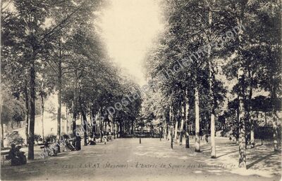 Carte postale ancienne L'Entrée du Square des Promenades de Changé — Laval (Mayenne)