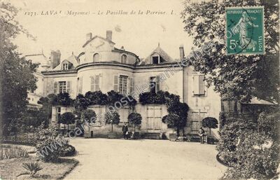 Carte postale ancienne Le Pavillon de la Perrine — Laval (Mayenne)