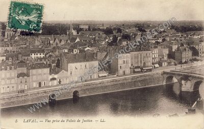 Carte postale ancienne Vue prise du Palais de Justice — Laval (Mayenne)