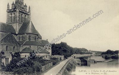 Carte postale ancienne L'Église N.-D.-d'Avenières et la Mayenne — Laval (Mayenne)