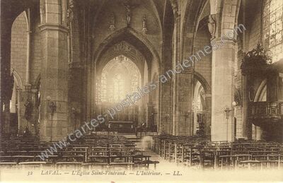 Carte postale ancienne L'Église Saint-Vénérand. — L'Intérieur — Laval (Mayenne)