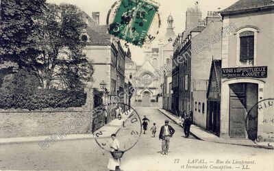Carte postale ancienne Rue du Lieutenant. et Immaculée Conception — Laval (Mayenne)