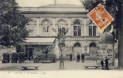 Carte postale ancienne Café du Théâtre et Théâtre — Laval (Mayenne)