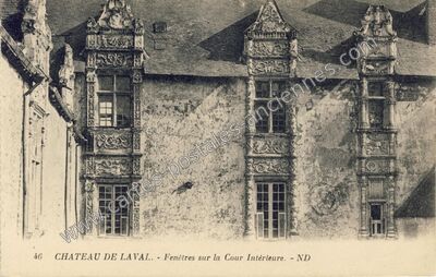Carte postale ancienne Château de Laval. - Fenêtres sur la Cour Intérieure — Laval (Mayenne)