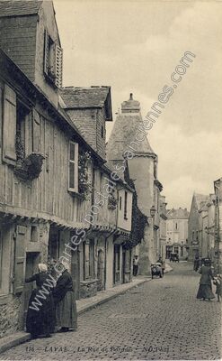 Carte postale ancienne La Rue de Paradis — Laval (Mayenne)