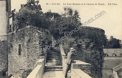 Carte postale ancienne La Tour Renaise et le Chemin de Ronde — Laval (Mayenne)