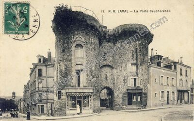 Carte postale ancienne La Porte Beucheresse — Laval (Mayenne)