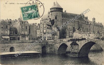 Carte postale ancienne Le vieux Pont et le Château — Laval (Mayenne)