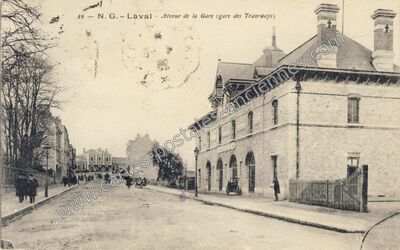 Carte postale ancienne Avenue de la Gare (gare des Tramways) — Laval (Mayenne)