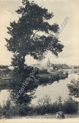 Carte postale ancienne Les Bords de la Mayenne et l'Eglise Ste. Avesnières — Laval (Mayenne)