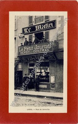 Carte postale ancienne Le Matin — Laval (Mayenne)