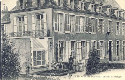 Carte postale ancienne Clinique St.François — Laval (Mayenne)